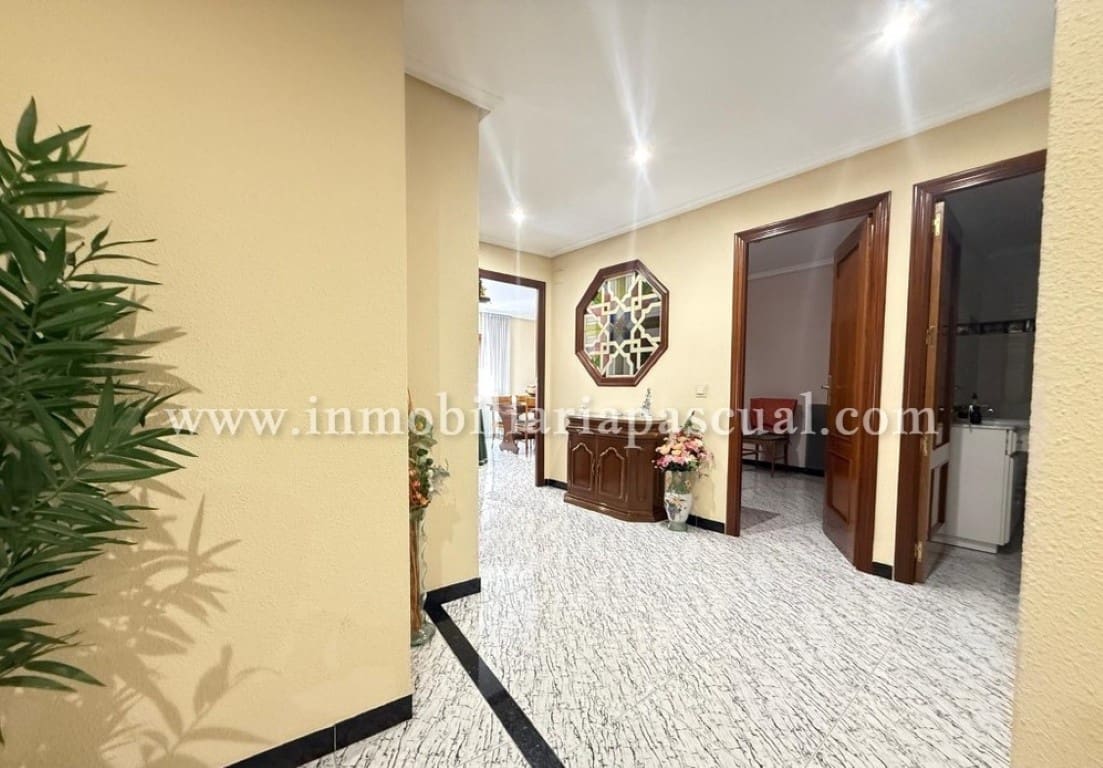 4 bedroom Flat for sale in Cocentaina with garage - € 140,000 (Ref: 9108271)