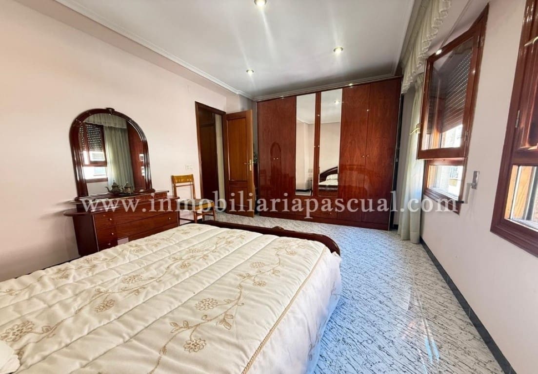 4 bedroom Flat for sale in Cocentaina with garage - € 140,000 (Ref: 9108271)