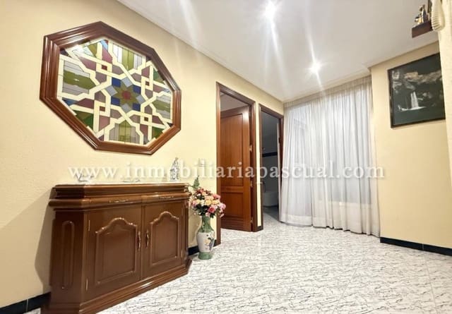 4 bedroom Flat for sale in Cocentaina with garage - € 140,000 (Ref: 9108271)