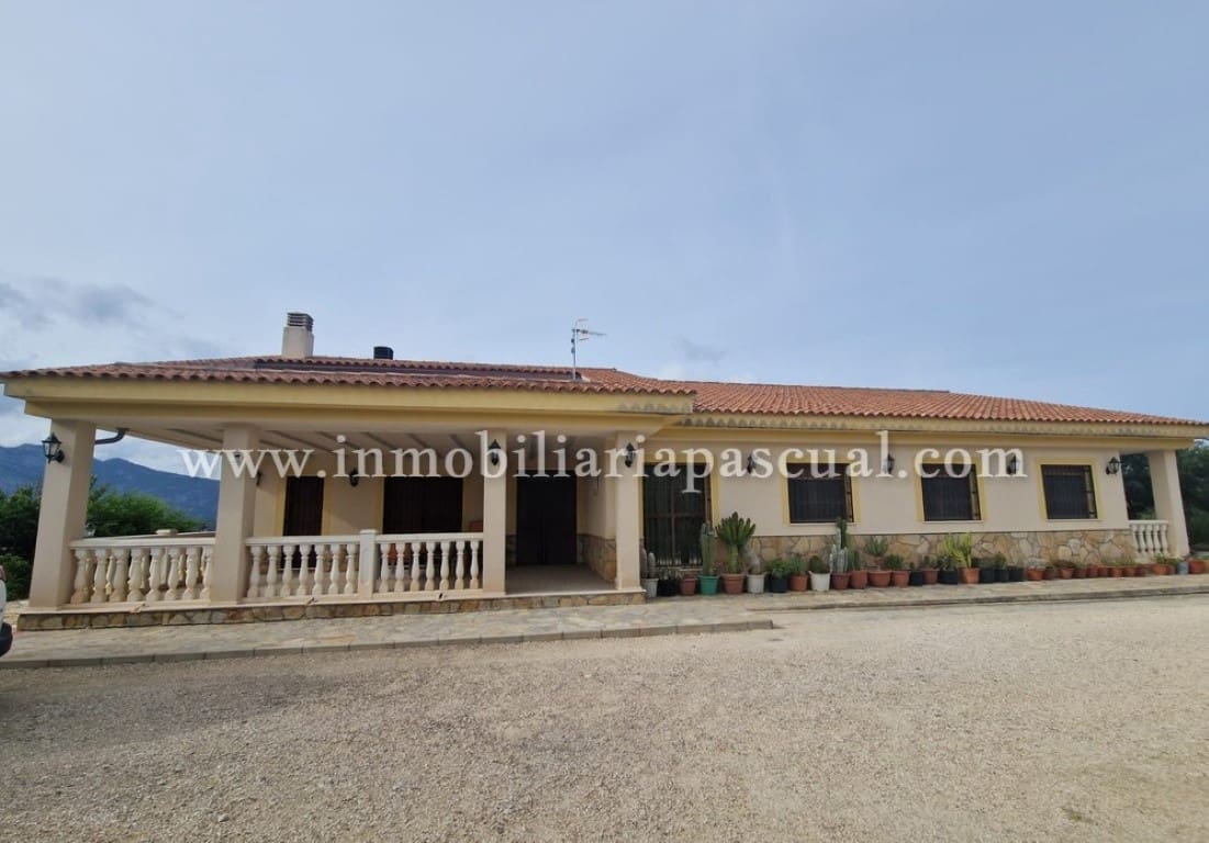 4 soverom Villa til salgs i Cocentaina med svømmebasseng garasje - € 400 000 (Ref: 9322380)