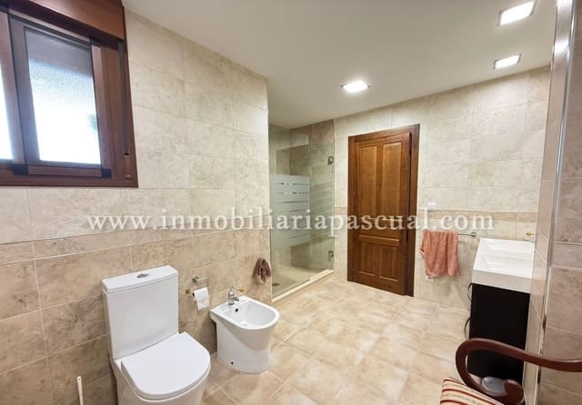 4 slaapkamer Villa te koop in Cocentaina met zwembad garage - € 400.000 (Ref: 9322380)