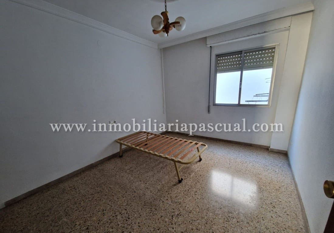 4 slaapkamer Flat te koop in Muro de Alcoy met garage - € 70.000 (Ref: 9387071)