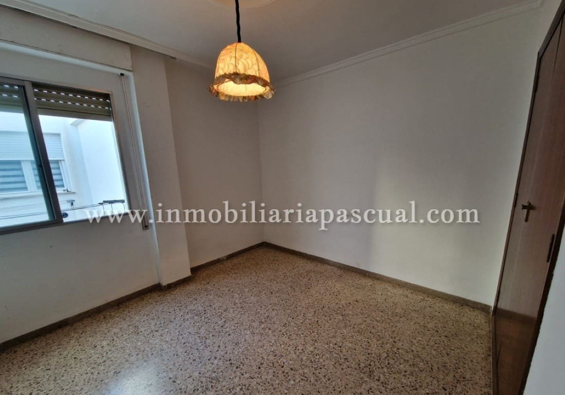 4 slaapkamer Flat te koop in Muro de Alcoy met garage - € 70.000 (Ref: 9387071)