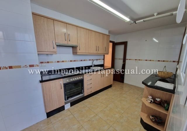 4 bedroom Flat for sale in Muro de Alcoy with garage - € 70,000 (Ref: 9387071)