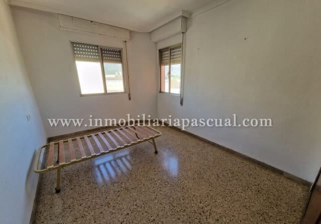 4 bedroom Flat for sale in Muro de Alcoy with garage - € 70,000 (Ref: 9387071)