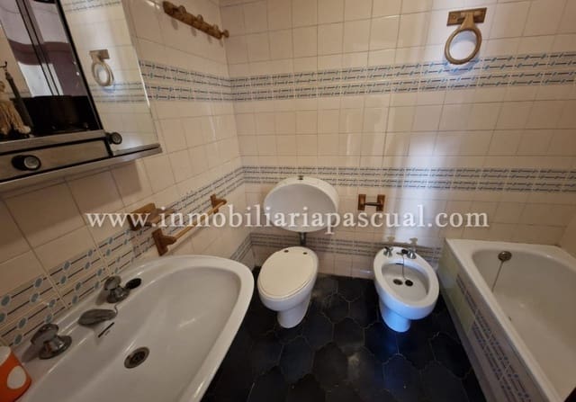 4 bedroom Flat for sale in Muro de Alcoy with garage - € 70,000 (Ref: 9387071)