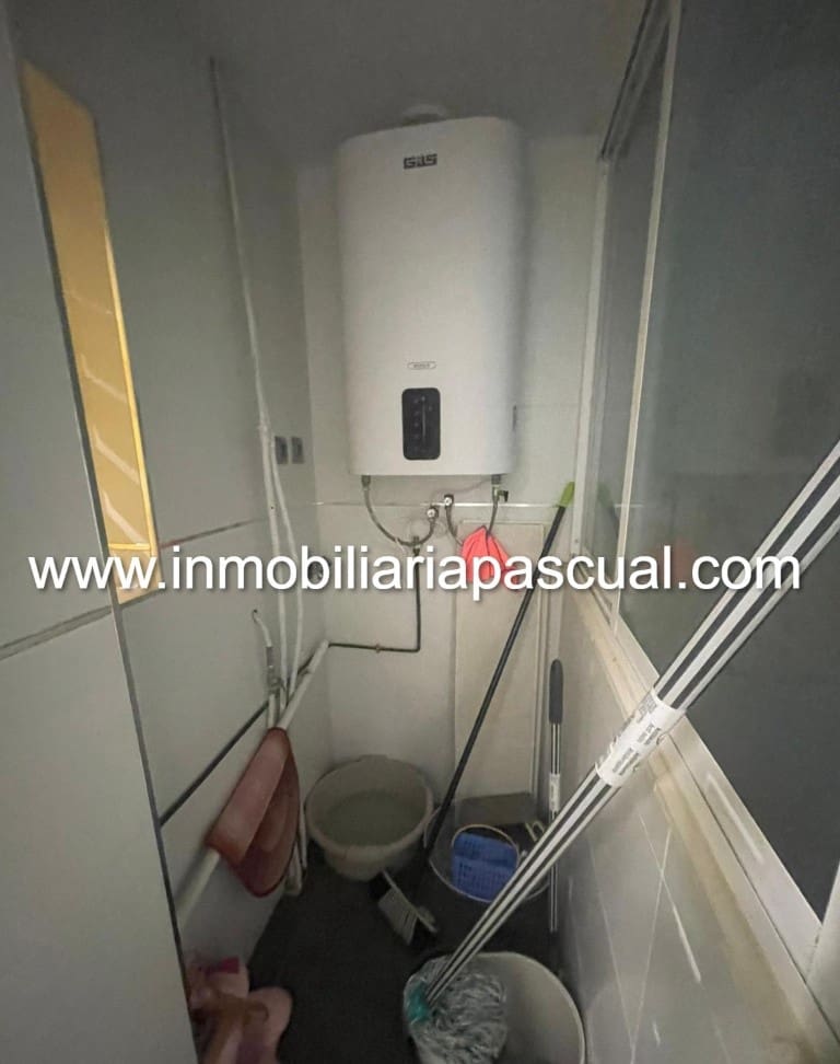 3 bedroom Flat for sale in Alcoy / Alcoi - € 105,000 (Ref: 9525956)