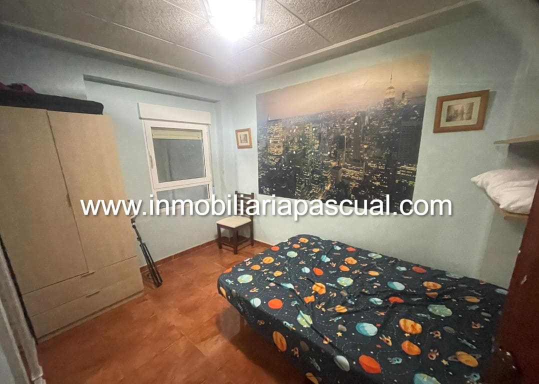 3 bedroom Flat for sale in Alcoy / Alcoi - € 105,000 (Ref: 9525956)