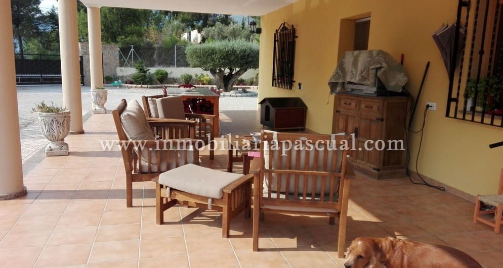 5 bedroom Villa for sale in Muro de Alcoy with pool garage - € 330,000 (Ref: 9610319)