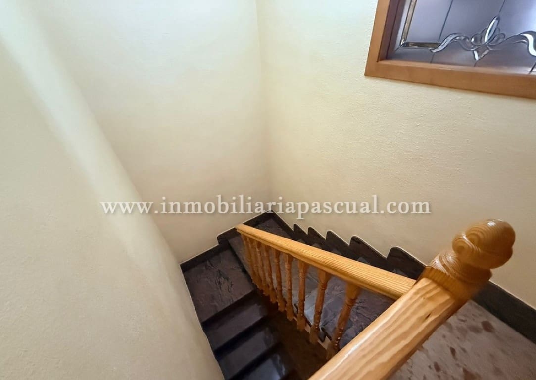 5 bedroom Villa for sale in Cocentaina with garage - € 160,000 (Ref: 9743095)