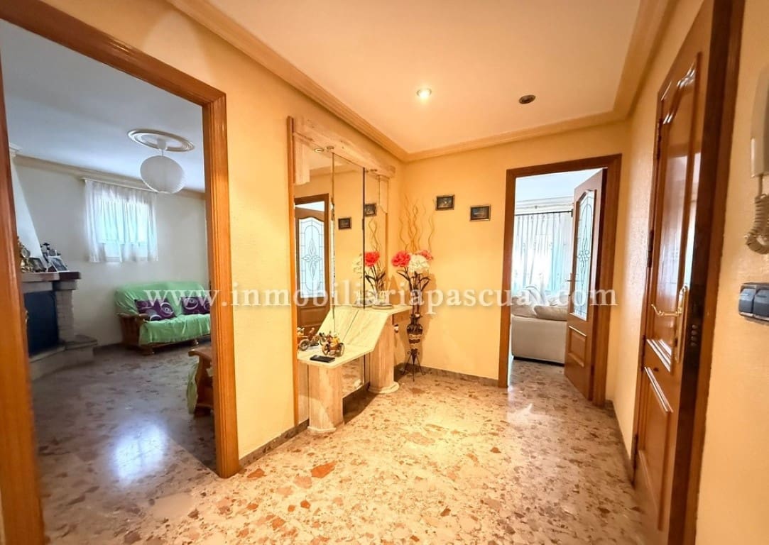 5 bedroom Villa for sale in Cocentaina with garage - € 160,000 (Ref: 9743095)