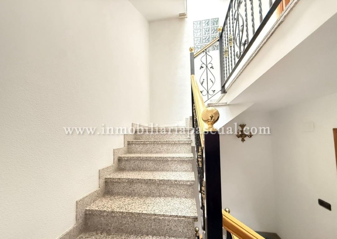 5 bedroom Villa for sale in Cocentaina with garage - € 160,000 (Ref: 9743095)