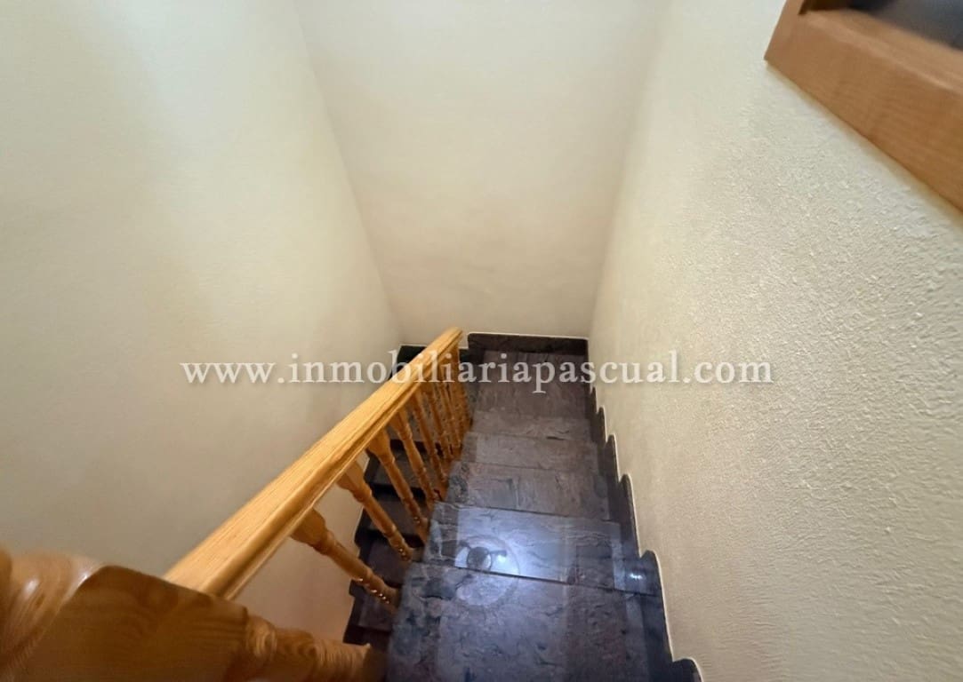 5 bedroom Villa for sale in Cocentaina with garage - € 160,000 (Ref: 9743095)