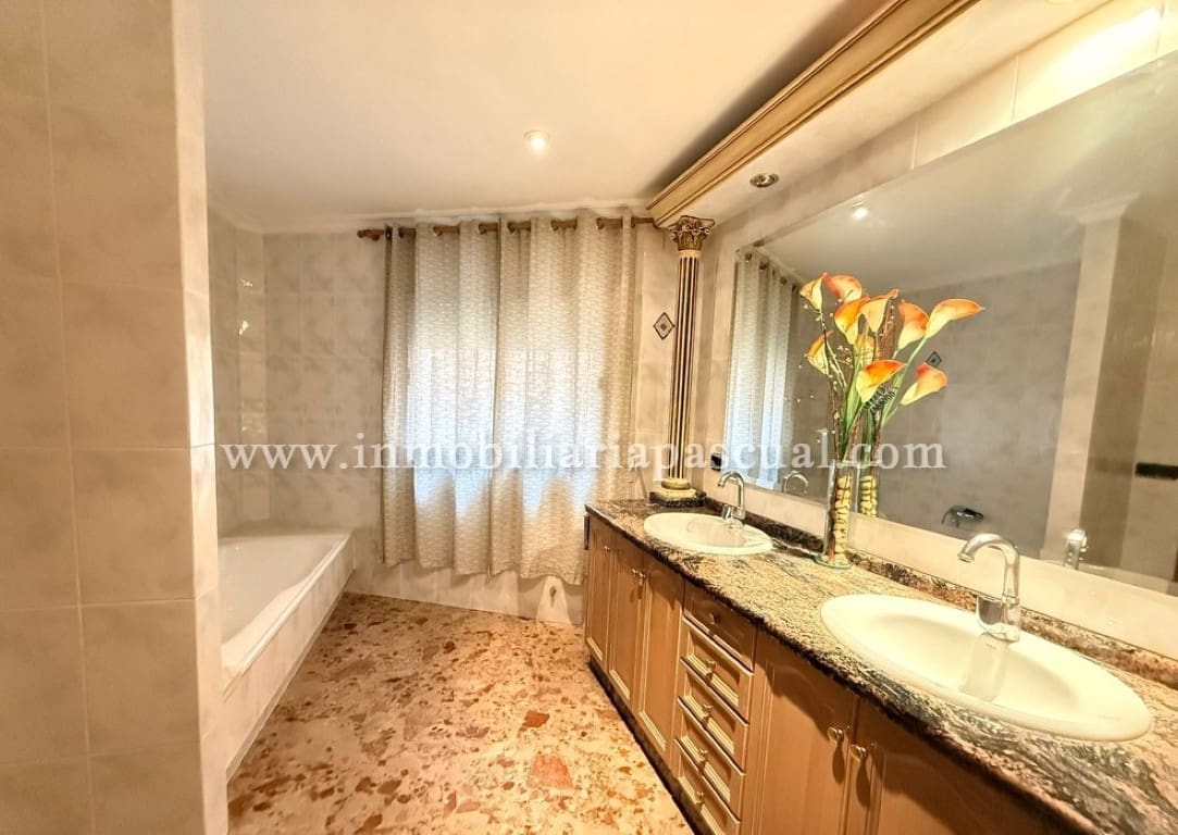 5 bedroom Villa for sale in Cocentaina with garage - € 160,000 (Ref: 9743095)