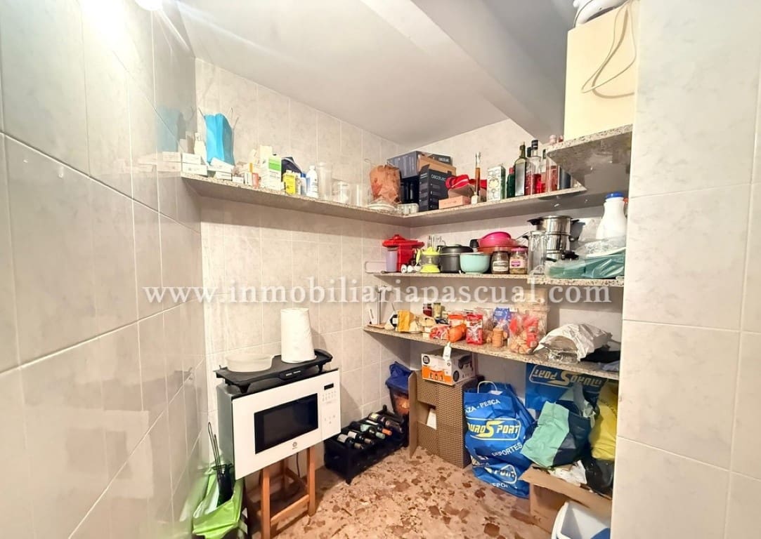 5 bedroom Villa for sale in Cocentaina with garage - € 160,000 (Ref: 9743095)