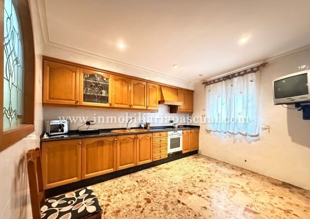 5 bedroom Villa for sale in Cocentaina with garage - € 160,000 (Ref: 9743095)