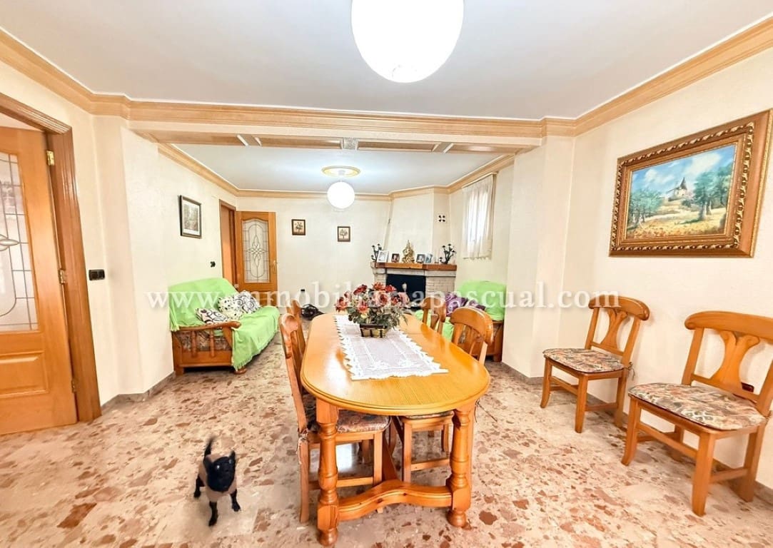 5 bedroom Villa for sale in Cocentaina with garage - € 160,000 (Ref: 9743095)