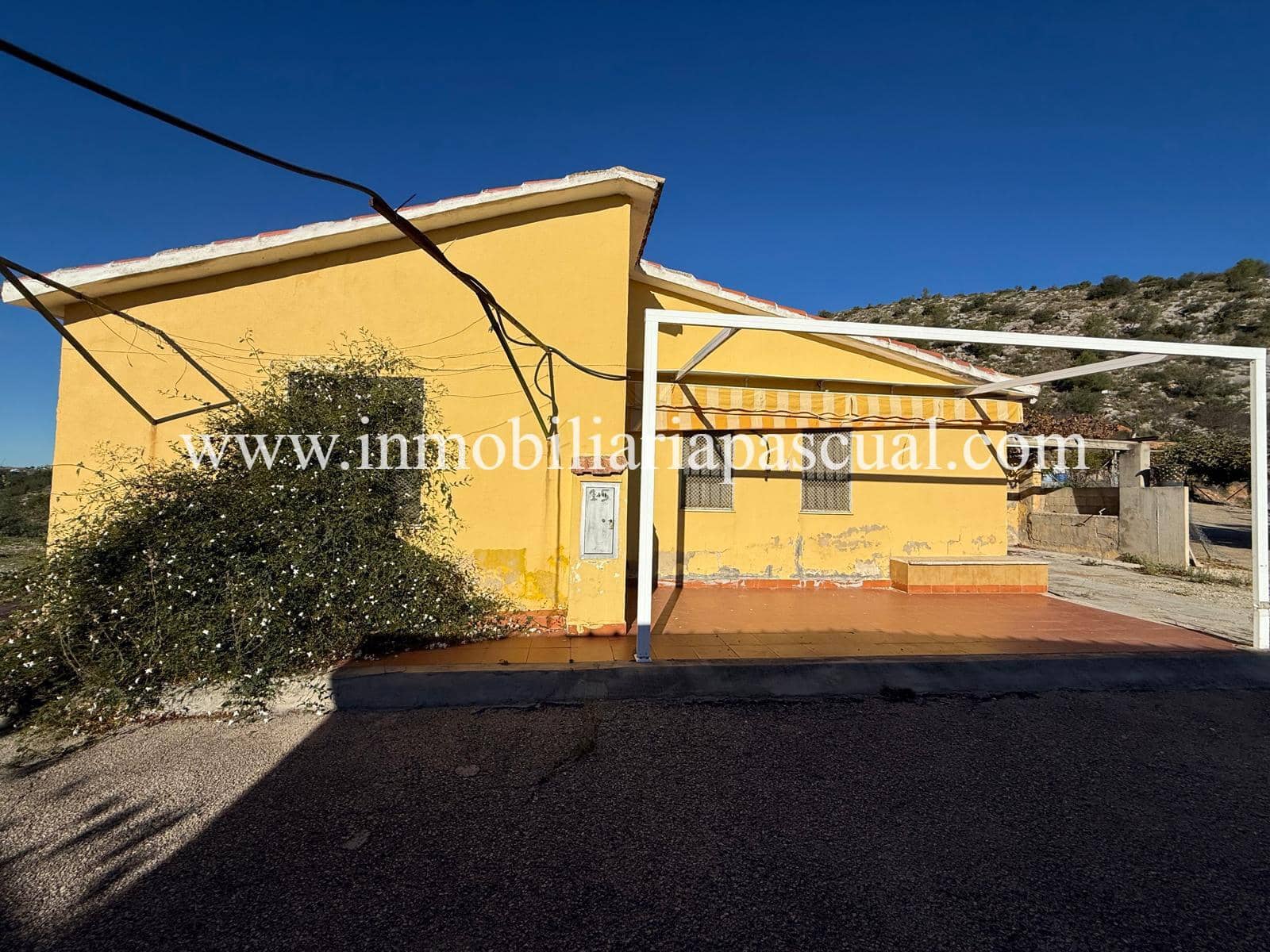 3 slaapkamer Finca/Landhuis te koop in Agres - € 120.000 (Ref: 9902437)