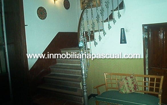 Villa for sale in Muro de Alcoy - € 200,000 (Ref: 9902438)