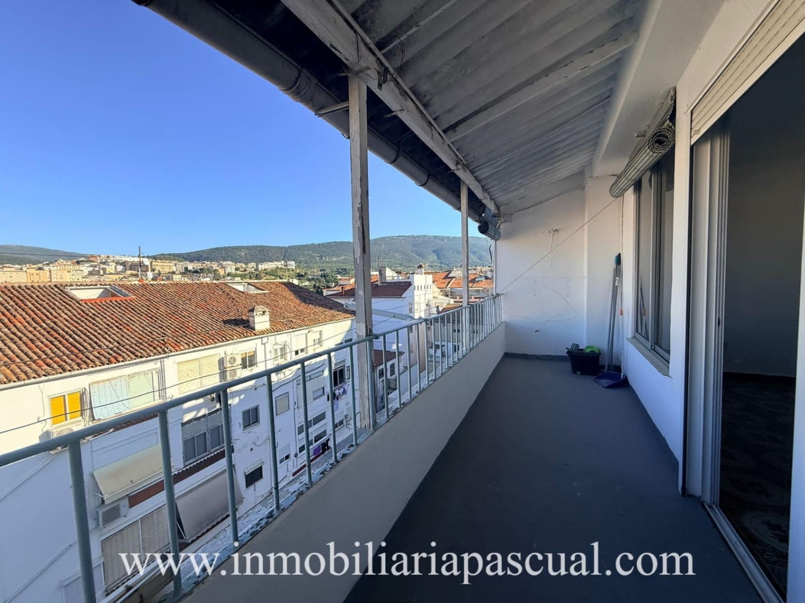 3 bedroom Apartment for sale in Alcoy / Alcoi - € 170,000 (Ref: 9902606)