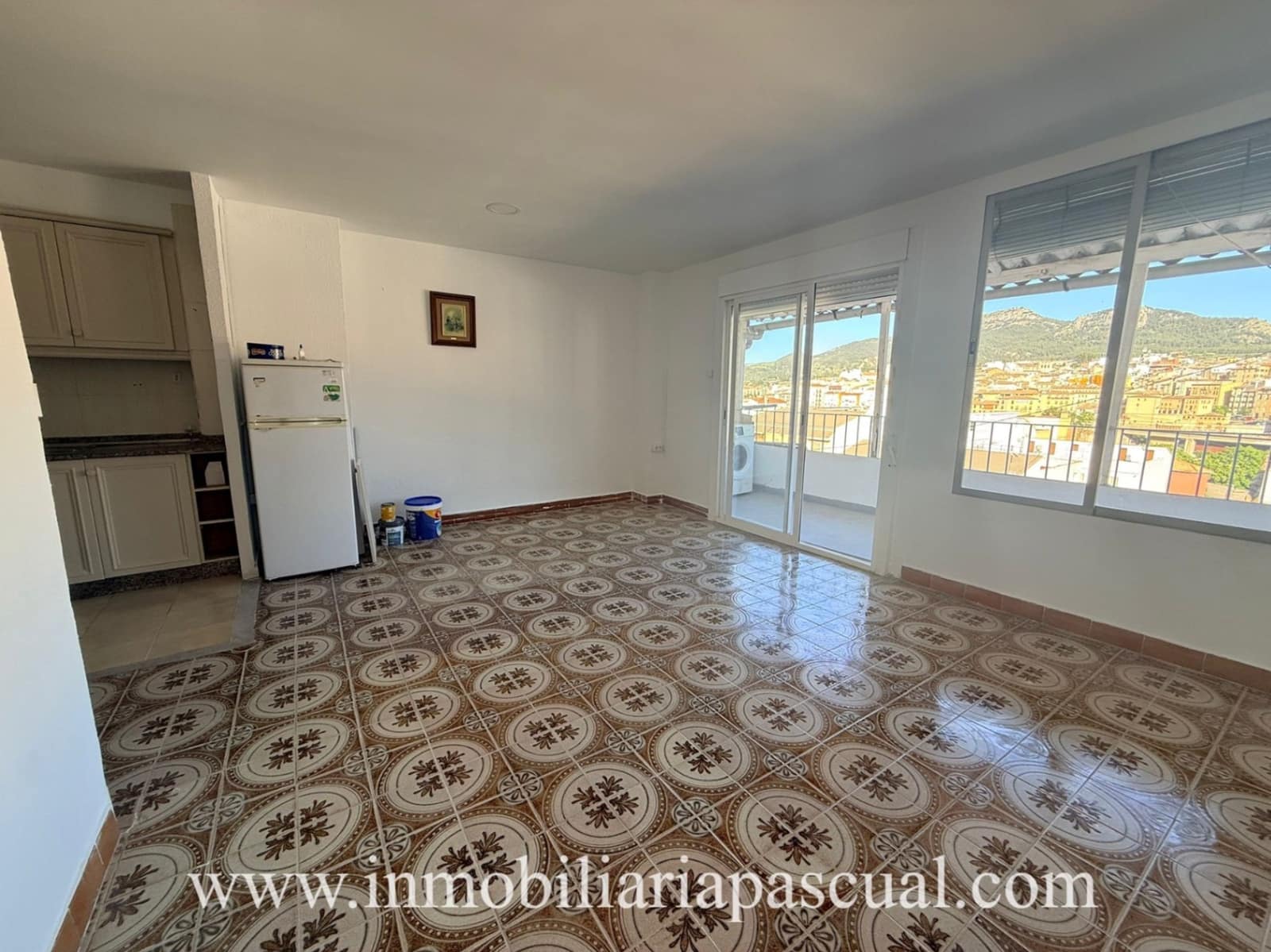 3 bedroom Apartment for sale in Alcoy / Alcoi - € 170,000 (Ref: 9902606)