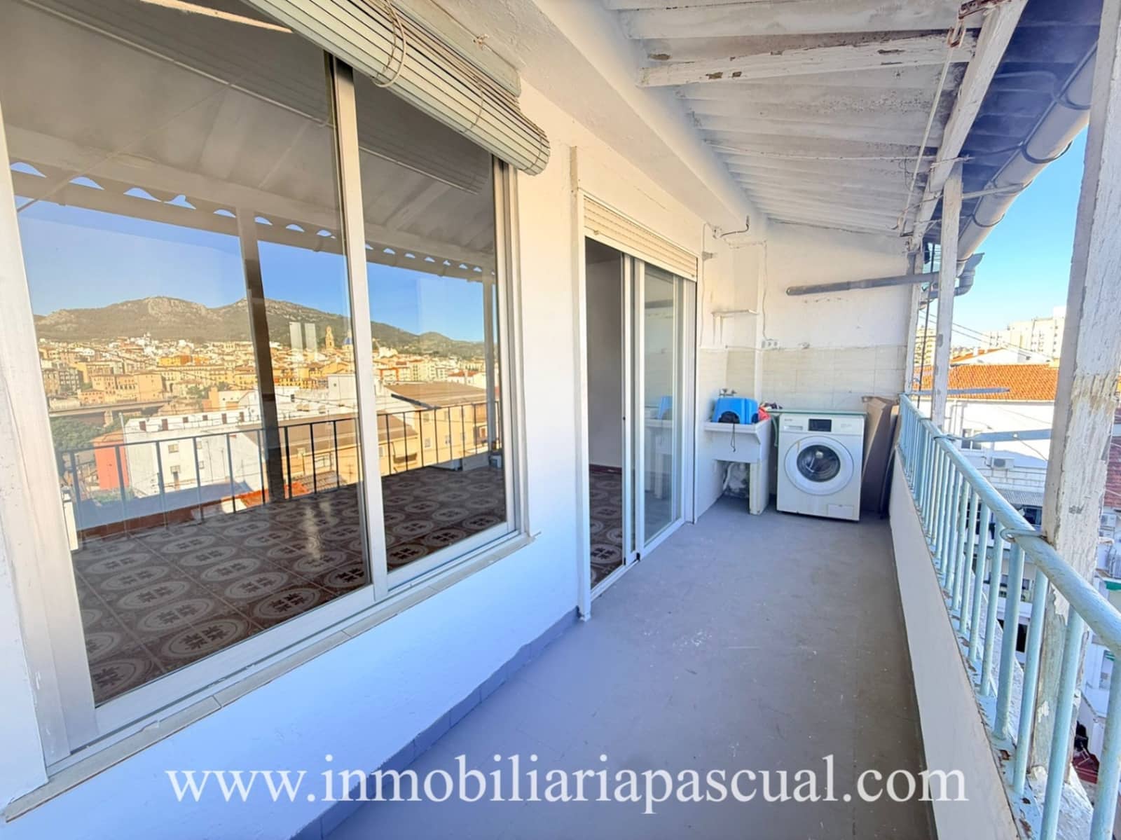 3 bedroom Apartment for sale in Alcoy / Alcoi - € 170,000 (Ref: 9902606)