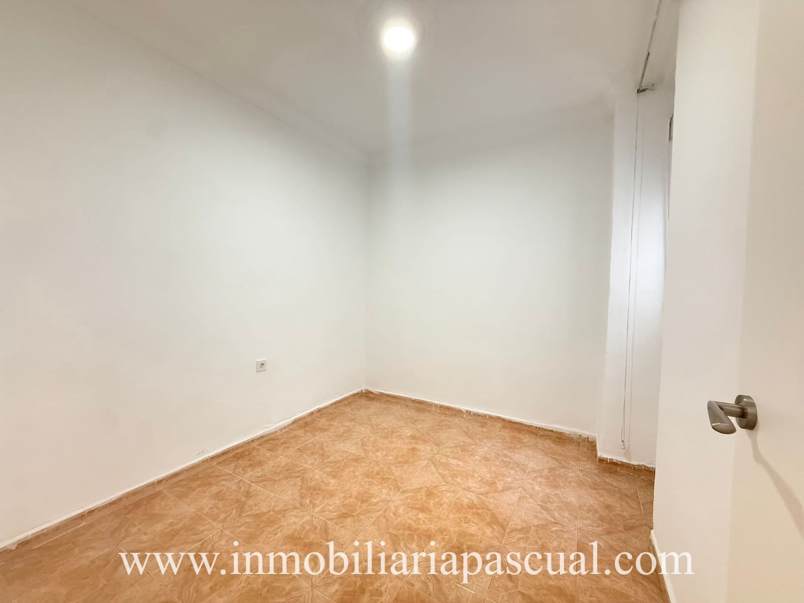3 bedroom Apartment for sale in Alcoy / Alcoi - € 170,000 (Ref: 9902606)