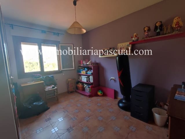 4 bedroom Villa for sale in Planes with garage - € 195,000 (Ref: 9904886)