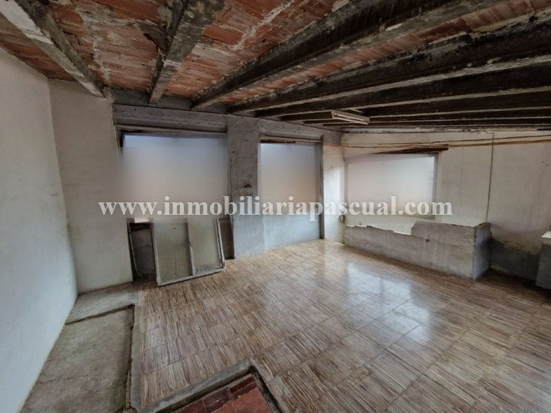 Villa for sale in Cocentaina - € 47,000 (Ref: 9906607)