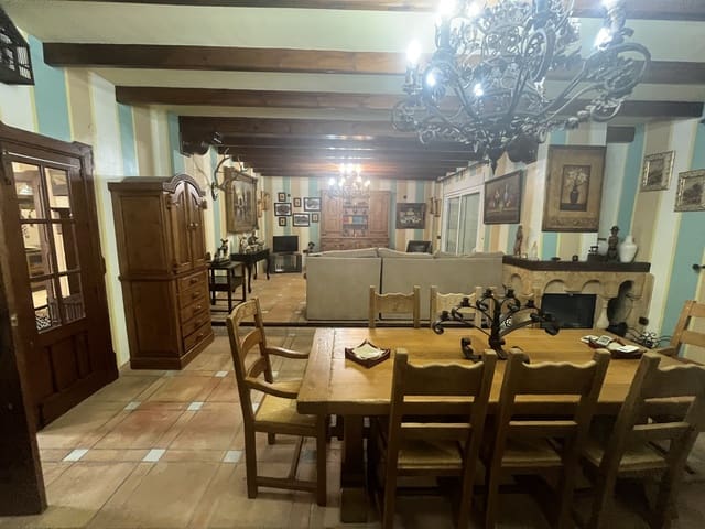 4 bedroom Villa for rent in Alhaurín el Grande with pool garage - € 3,000 (Ref: 10049674)