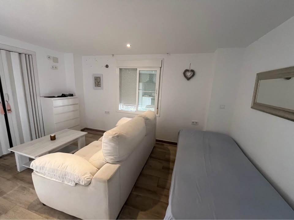 Studio for rent in Alhaurin de la Torre - € 650 (Ref: 10078915)