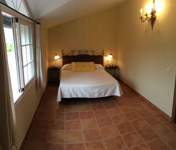 2 camera da letto Villetta Bifamiliare da affittare in Coin con piscina garage - 1.000 € (Rif: 10084952)