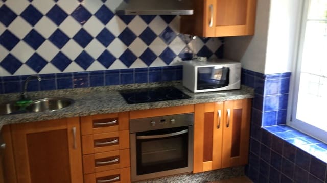 2 sovrum Semi-fristående Villa att hyra i Coín med pool garage - 1 000 € (Ref: 10084952)