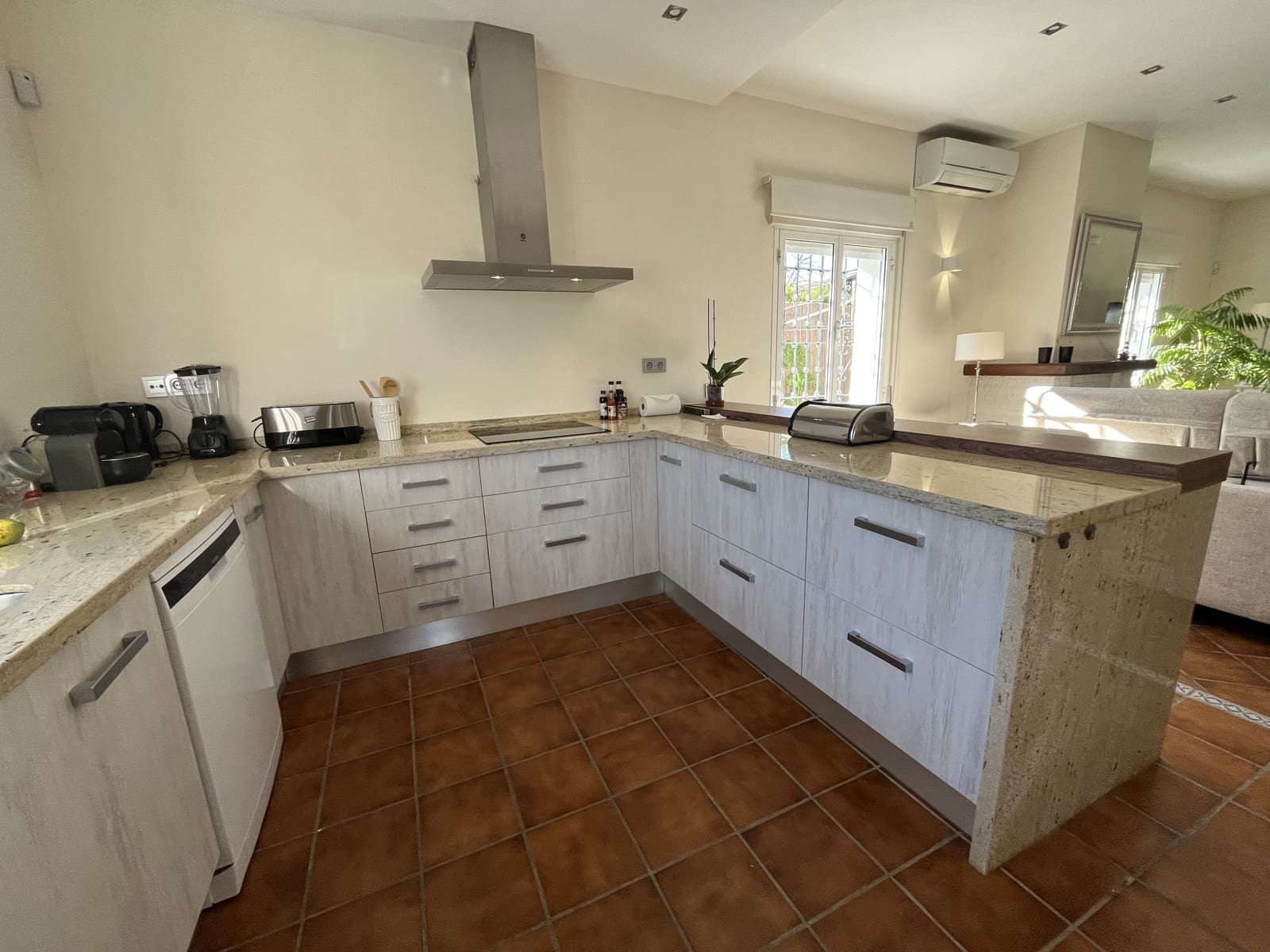 3 bedroom Finca/Country House for rent in Alhaurin el Grande with pool garage - € 2,300 (Ref: 10111131)