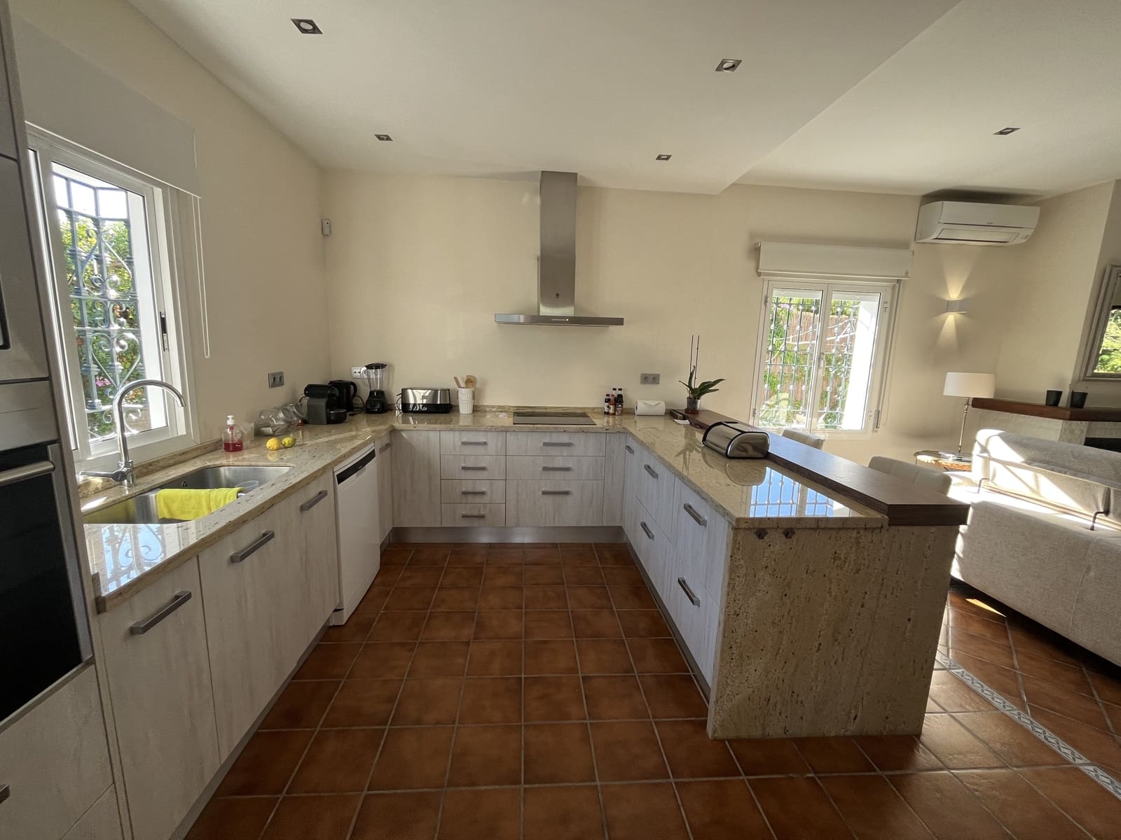 3 bedroom Finca/Country House for rent in Alhaurin el Grande with pool garage - € 2,300 (Ref: 10111131)