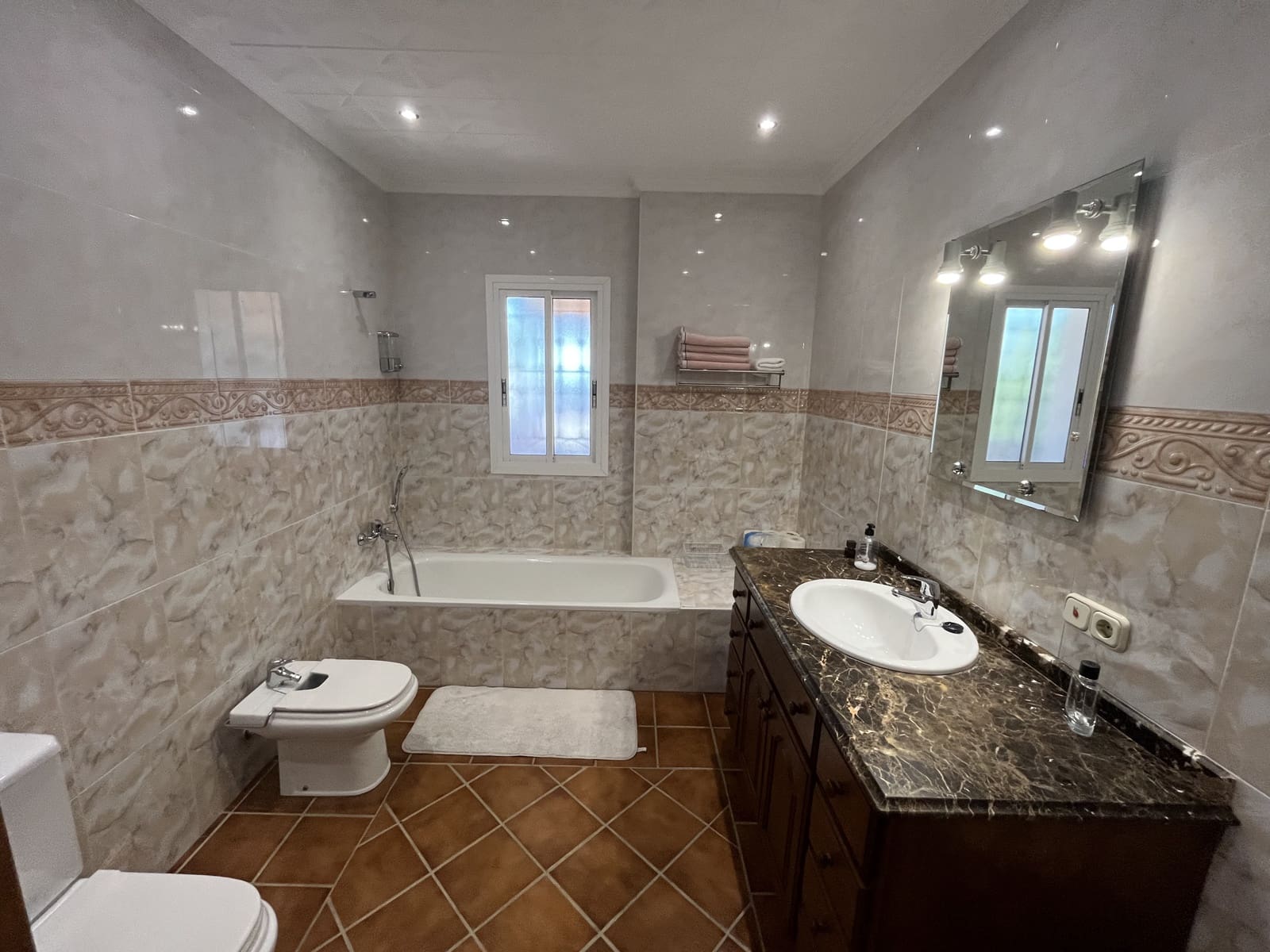3 bedroom Finca/Country House for rent in Alhaurin el Grande with pool garage - € 2,300 (Ref: 10111131)