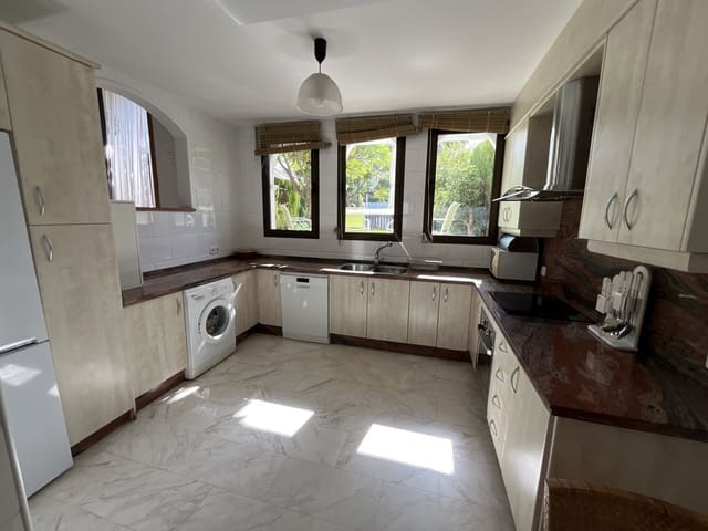 Adosado de 3 habitaciones en Alhaurín el Grande en alquiler con piscina garaje - 1.600 € (Ref: 10185295)