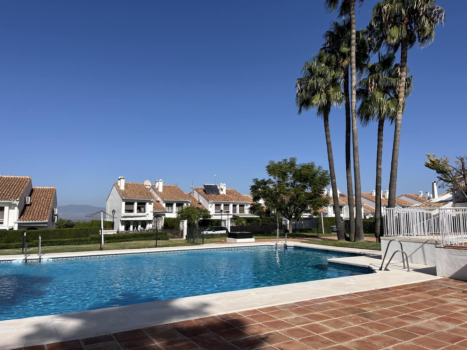 Adosado de 3 habitaciones en Alhaurín el Grande en alquiler con piscina garaje - 1.600 € (Ref: 10185295)