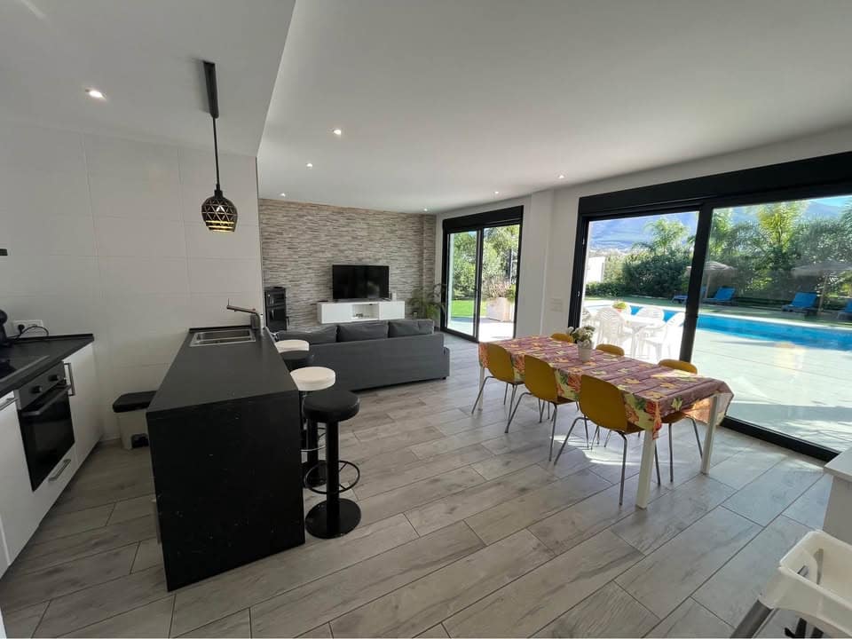 2 soveværelse Finca/Landehus til leje i Alhaurin el Grande med swimmingpool garage - € 1.700 (Ref: 10185350)