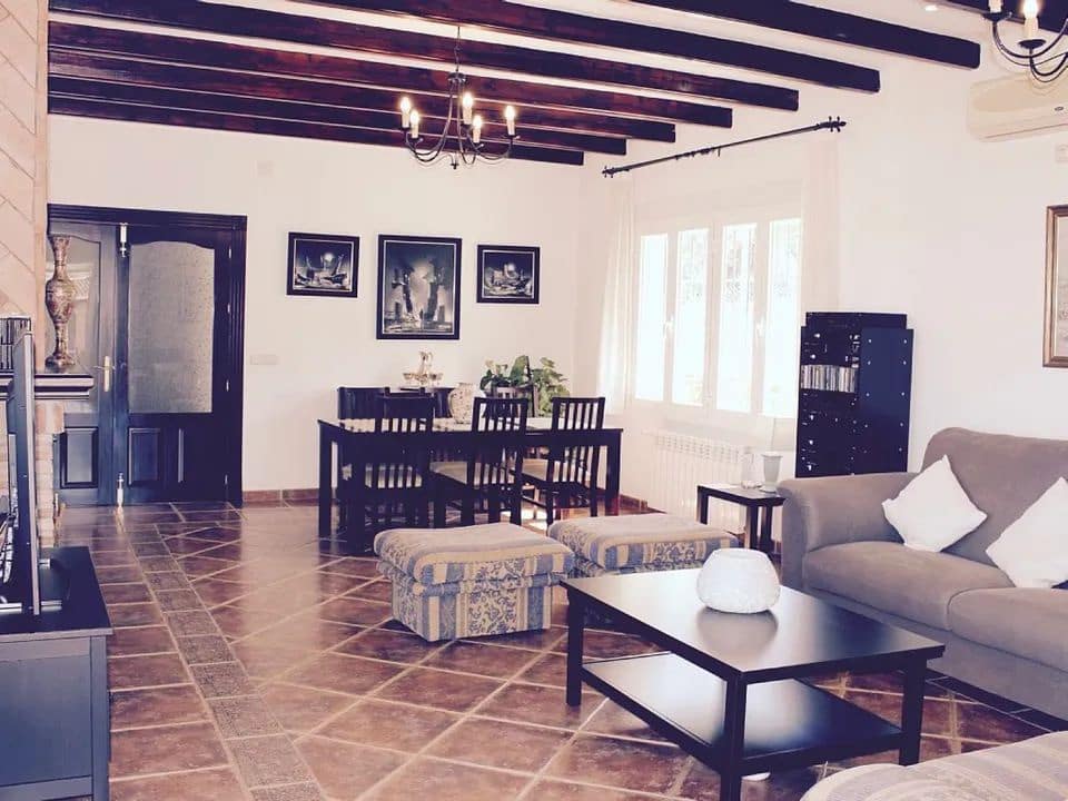 5 bedroom Villa for rent in Alhaurin el Grande with pool garage - € 2,800 (Ref: 4866459)