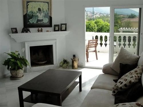 4 quarto Moradia para arrendar em Alhaurin de la Torre com piscina garagem - 3 500 € (Ref: 5560424)