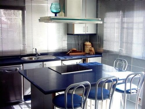 4 quarto Moradia para arrendar em Alhaurin de la Torre com piscina garagem - 3 500 € (Ref: 5560424)