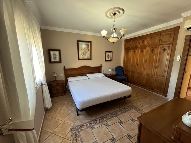 4 soveværelse Villa til leje i Alhaurín de la Torre med swimmingpool garage - € 2.000 (Ref: 8051893)