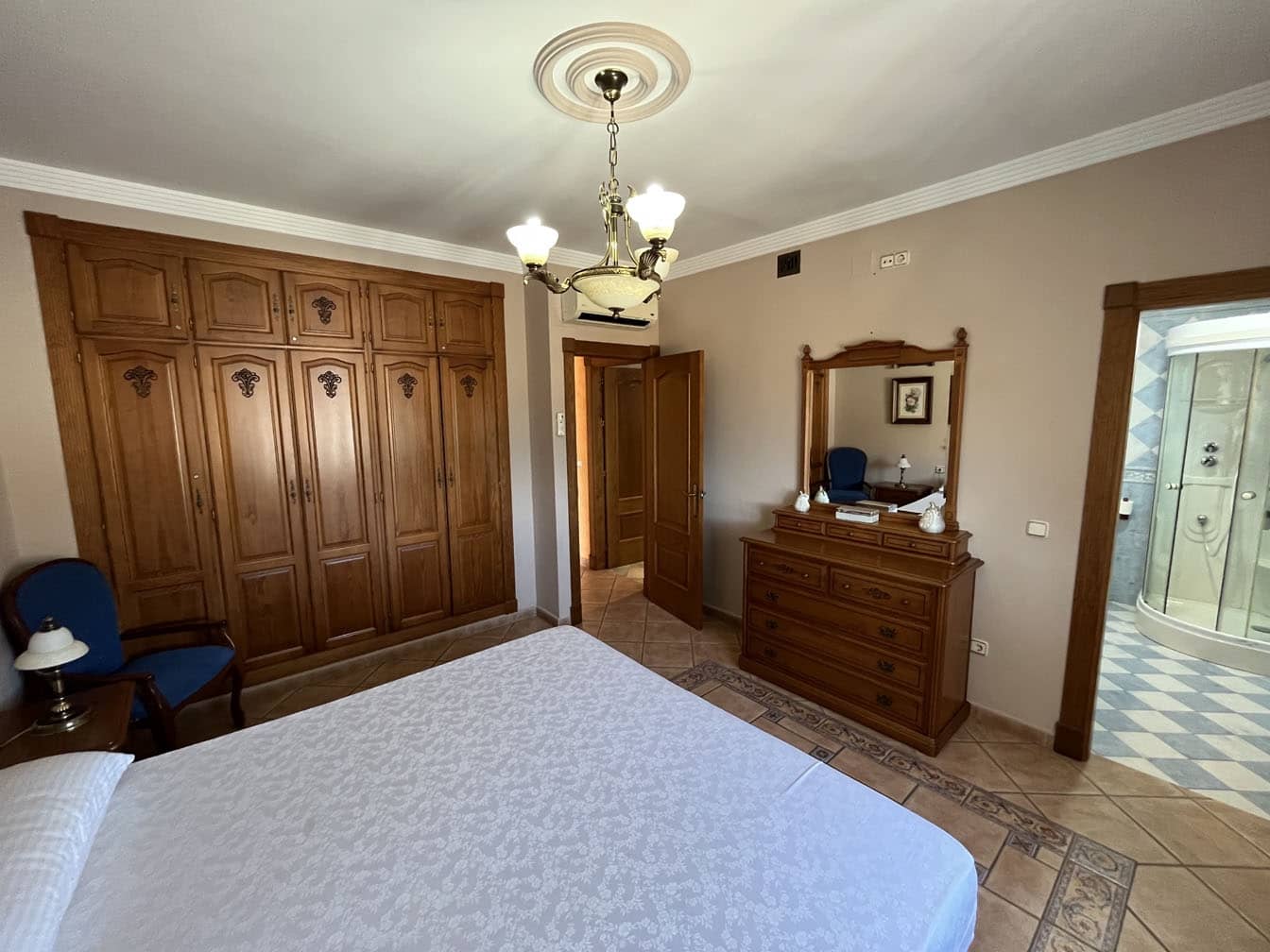 4 soveværelse Villa til leje i Alhaurin de la Torre med swimmingpool garage - € 2.000 (Ref: 8051893)