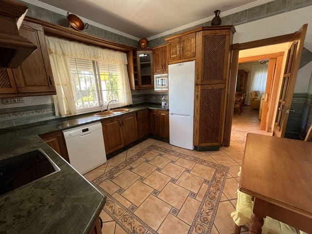 4 soveværelse Villa til leje i Alhaurín de la Torre med swimmingpool garage - € 2.000 (Ref: 8051893)