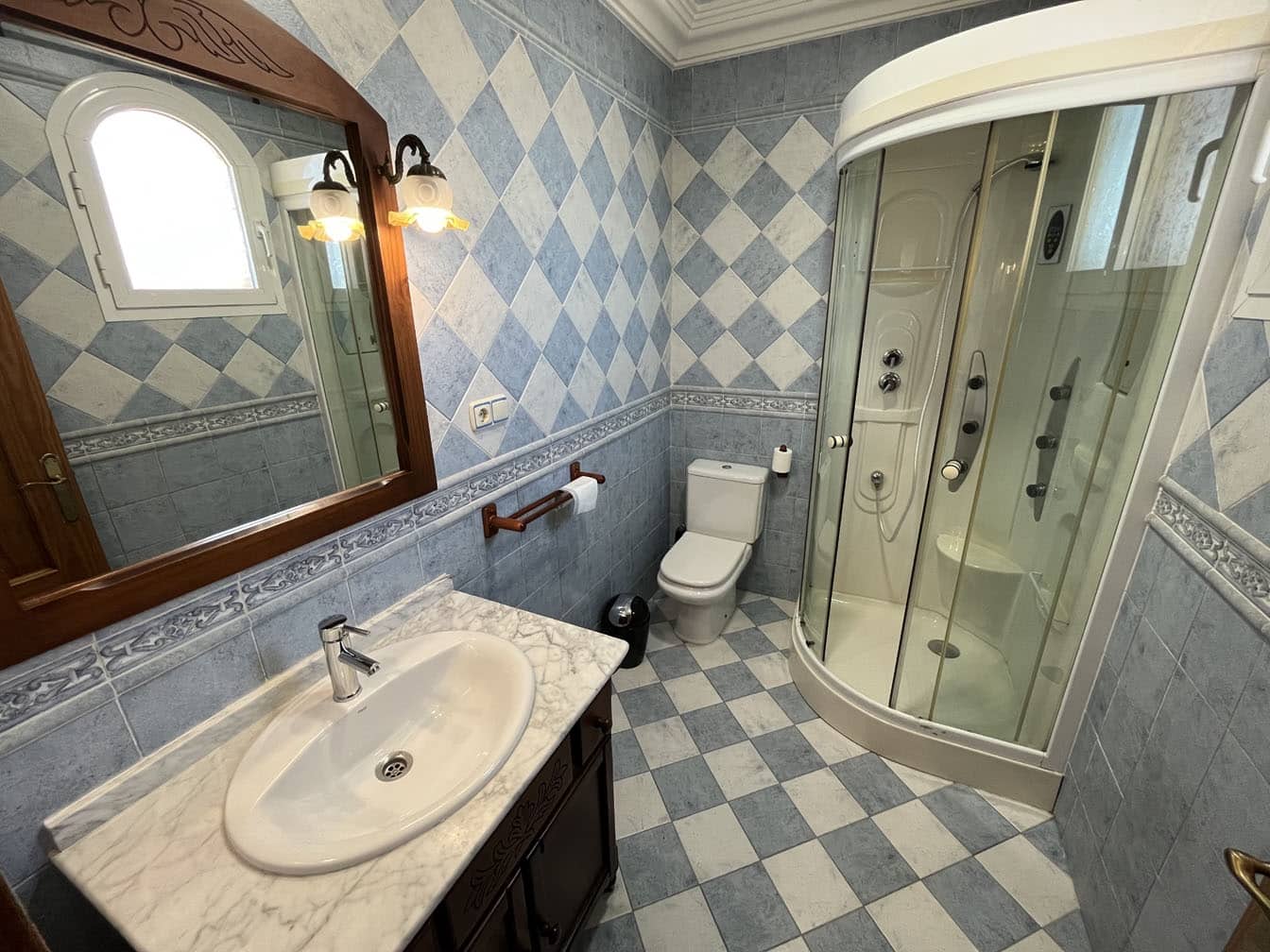 4 soveværelse Villa til leje i Alhaurin de la Torre med swimmingpool garage - € 2.000 (Ref: 8051893)