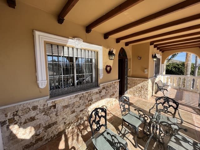 4 soveværelse Villa til leje i Alhaurín de la Torre med swimmingpool garage - € 2.000 (Ref: 8051893)