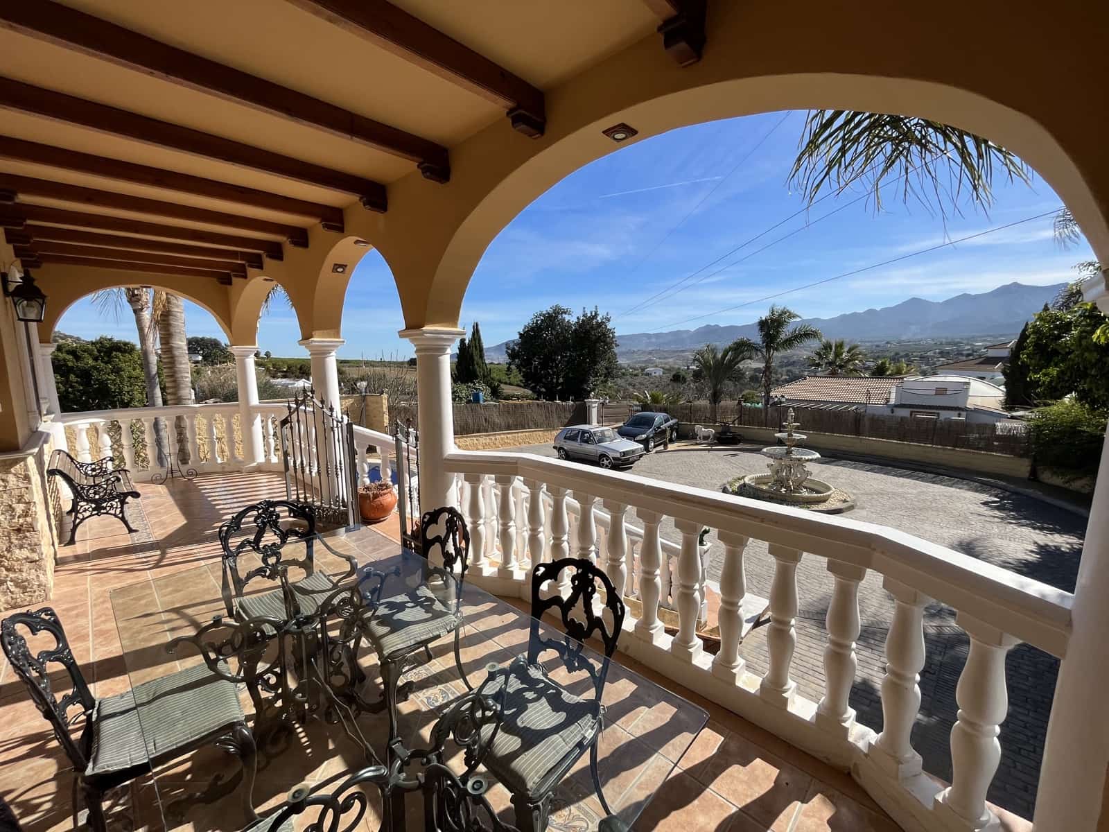 4 soveværelse Villa til leje i Alhaurin de la Torre med swimmingpool garage - € 2.000 (Ref: 8051893)