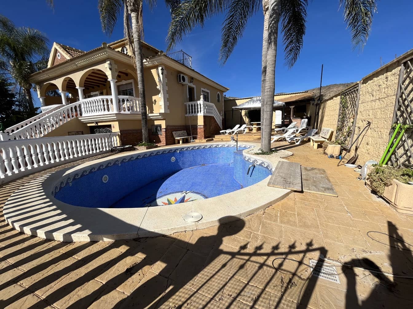 4 soveværelse Villa til leje i Alhaurin de la Torre med swimmingpool garage - € 2.000 (Ref: 8051893)