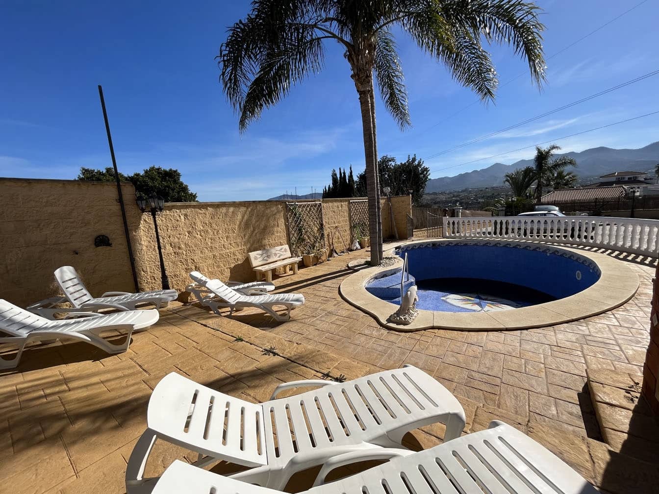 4 soveværelse Villa til leje i Alhaurin de la Torre med swimmingpool garage - € 2.000 (Ref: 8051893)